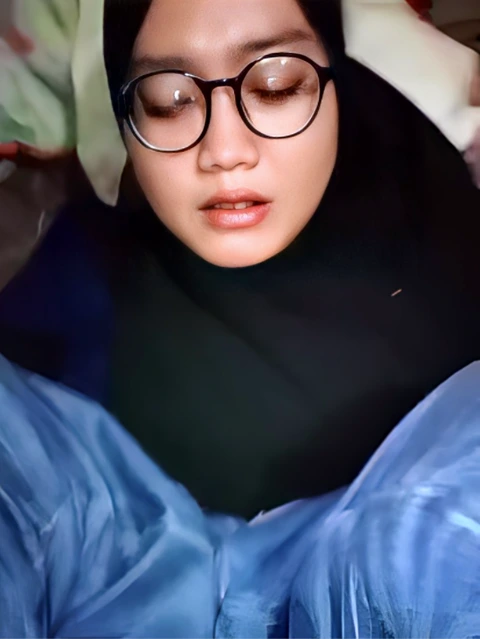 Jilbab Cuby Pantat Besar Empuk