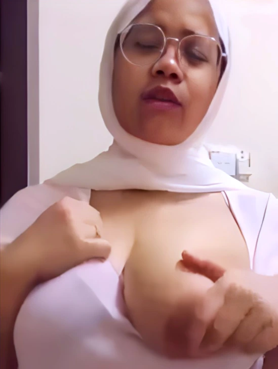 Tante Tobrut Sange Mainan Uting