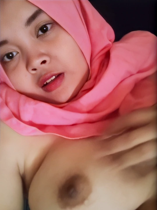 Rebahan Sambil Colok Pake Botol 