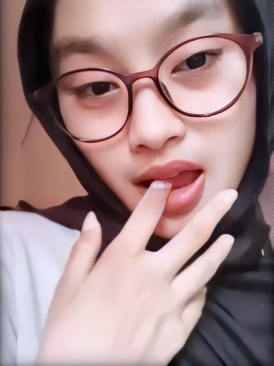 Ukhti Cantik Sange Emut Jari Remes Susu