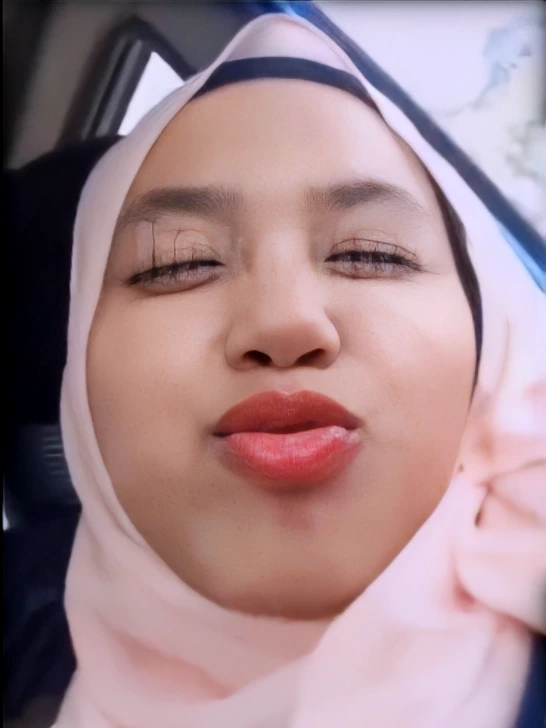 Bu Guru Suruh Isep Konti di Parkiran 