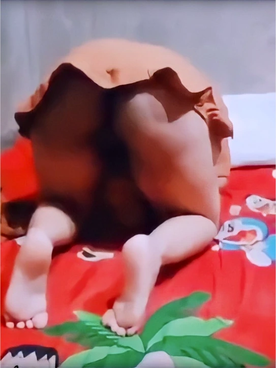 Bunda Lagi Tiduran Suruh Nungging Bentar