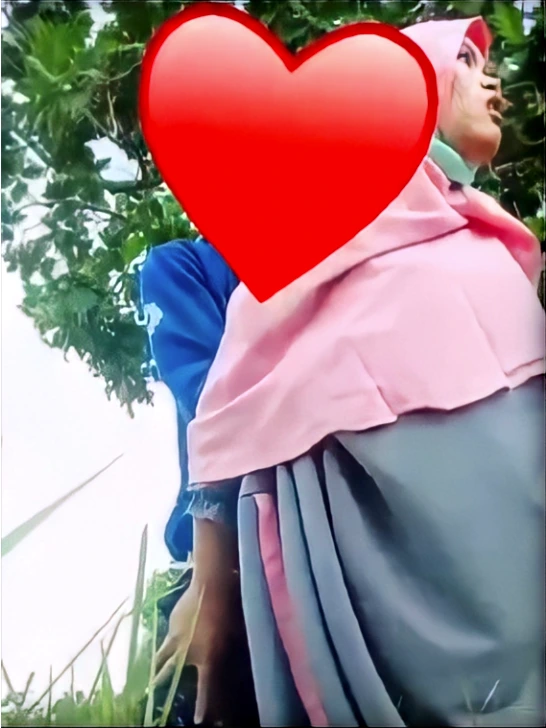 Ukhti Ngewe di Kebun Ngomong Aduh Sakit