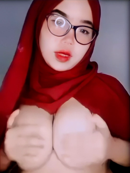 Ukhti Jilbab Merah Colmek Sambil Melet2