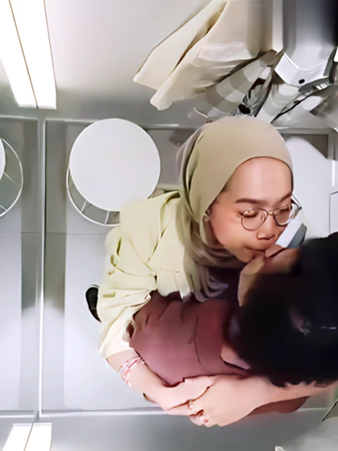 Intip Hijab Mesum di Fitting Room