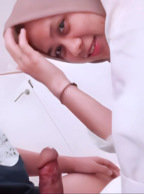 Tocil Malu2 Suruh Emut Otong Pacar di WC