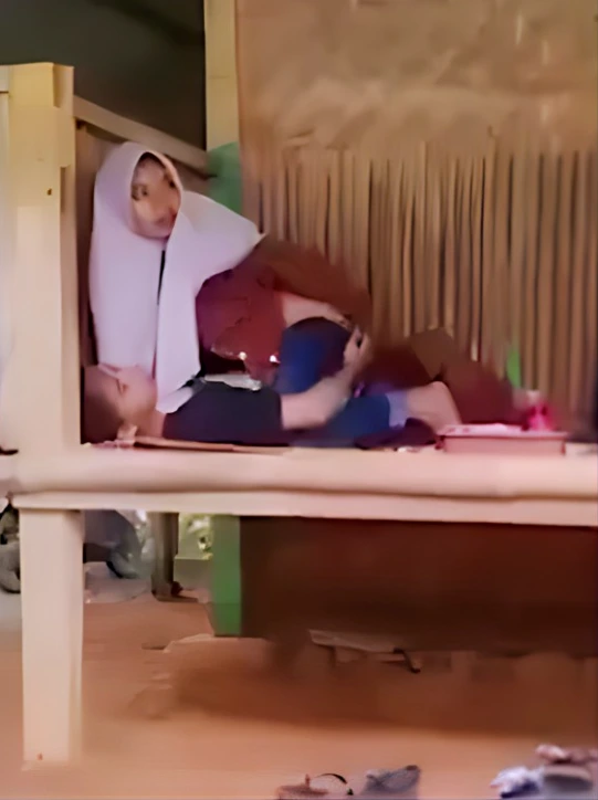 Ocil Sempetin Ewe Sebelum Makan Bakso