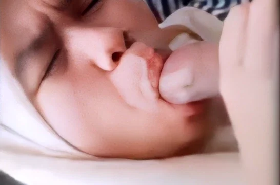 Suruh Ukhti Emut di Mobil  