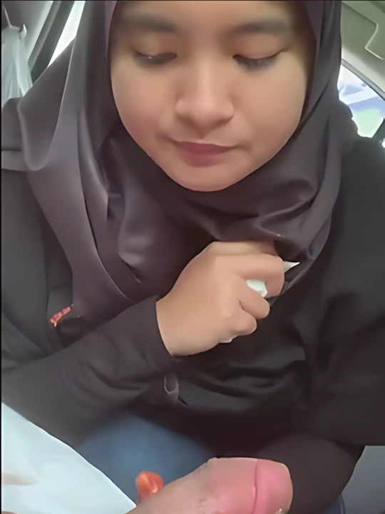 Blowjob di Mobil Croorin di Mulut Ayang