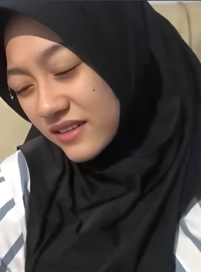 Masih Perawan Merintih Kesakitan